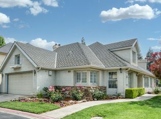 2977 W Pembrook Loop, Fresno, CA 93711
