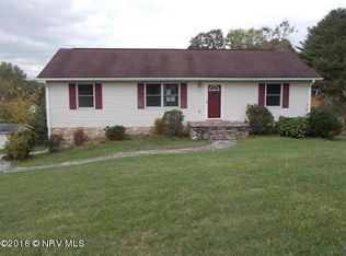 251 Rolling Hills Dr, Christiansburg, VA 24073