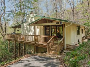 69 Dogwood Ln, Lake Toxaway, NC 28747