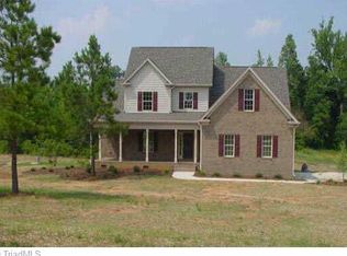 403 Creek Mill Ct, Pleasant Garden, NC 27313