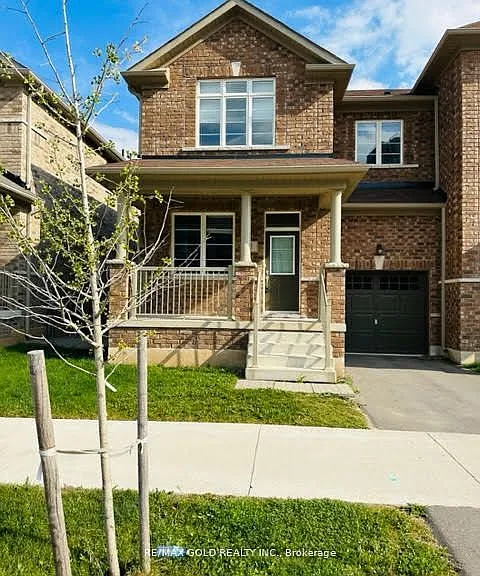 35 Riverwalk Dr — Photo 2