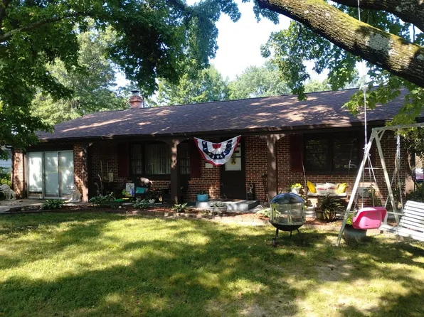 600 S Skyline Dr, Carbondale, IL 62901