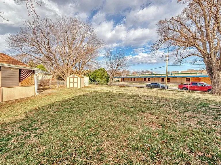 1009 Apache Dr — Photo 9