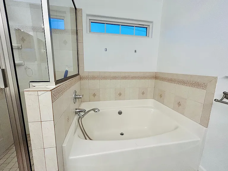 2533 Kentucky Derby Dr — Photo 6