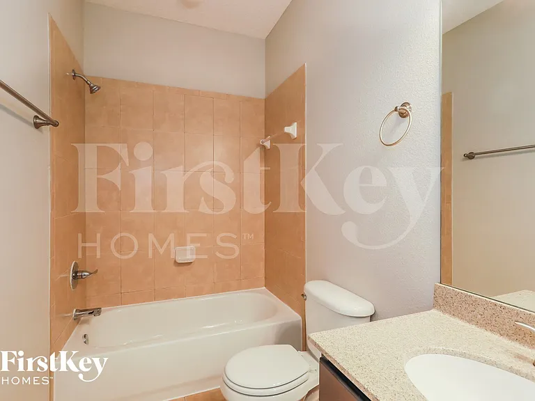 166 Queen Victoria Ave — Photo 13