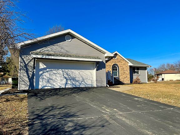 3rd image of 705 Ash Ln