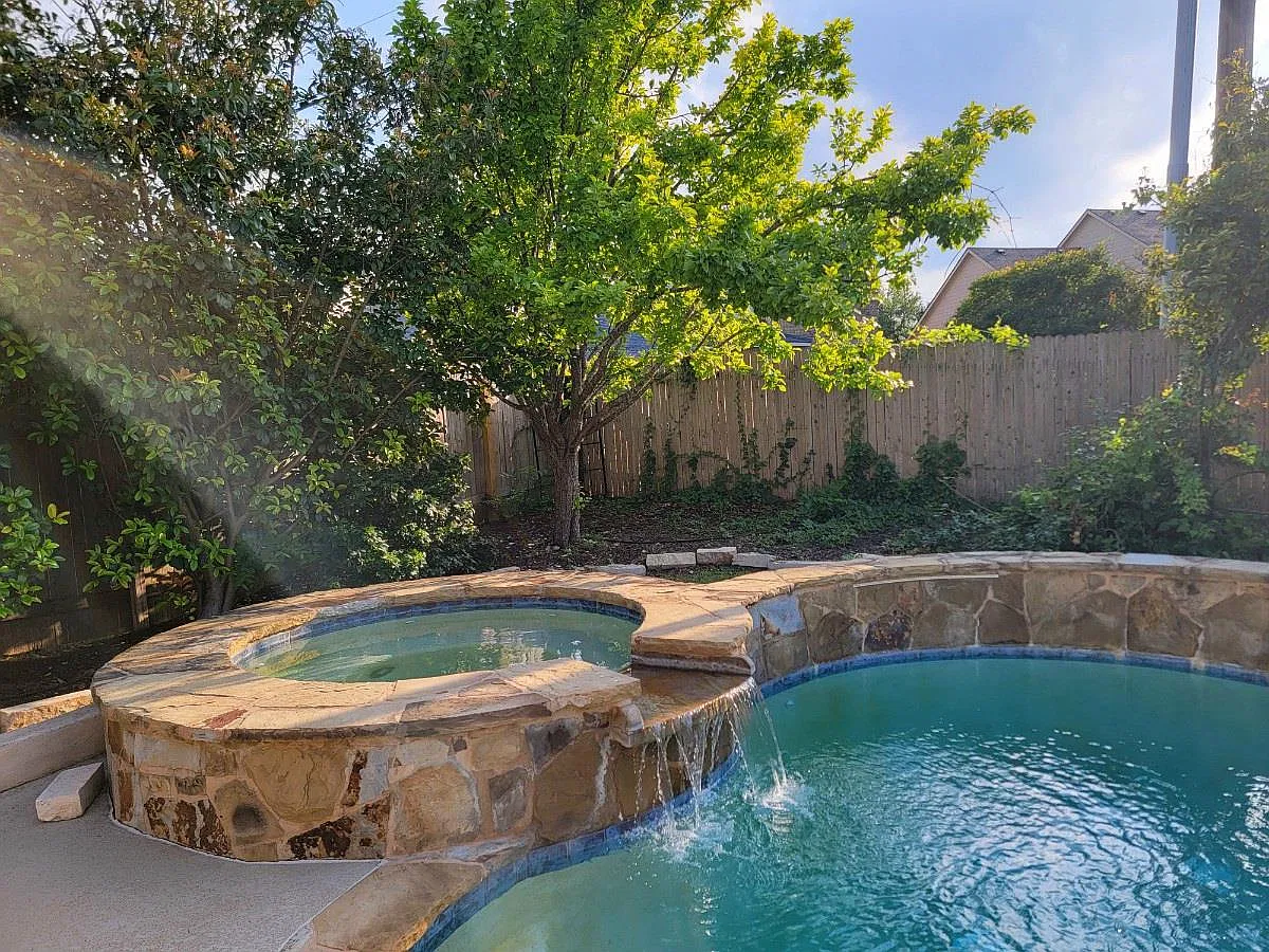 4 bed, 2.0 bath, 1722 sqft, $2,530 — Photo 3