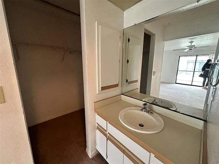24540 Harborview Rd #F2 — Photo 10