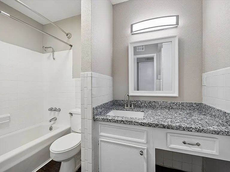 Emerson Street Apartments — Photo 21