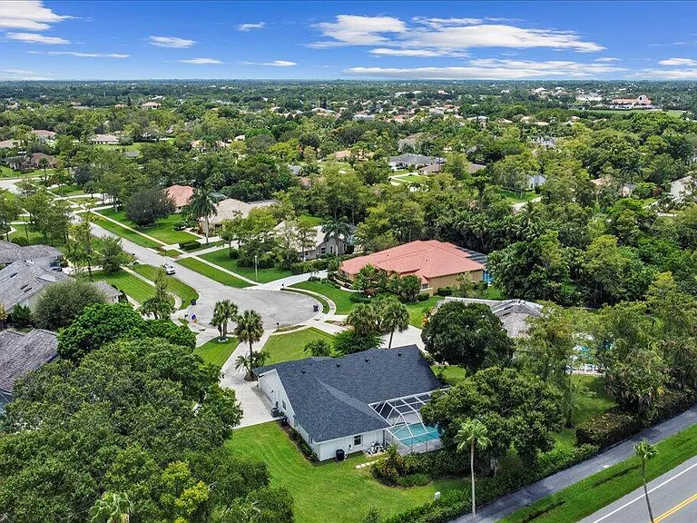 15575 Woodmar Ct — Photo 37