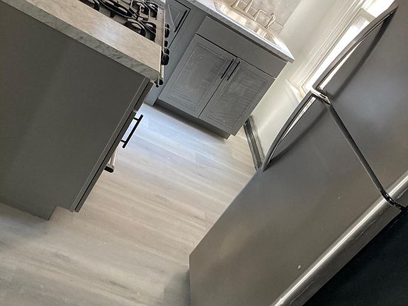 2nd image of 5227 N Hutchinson St Floor 1