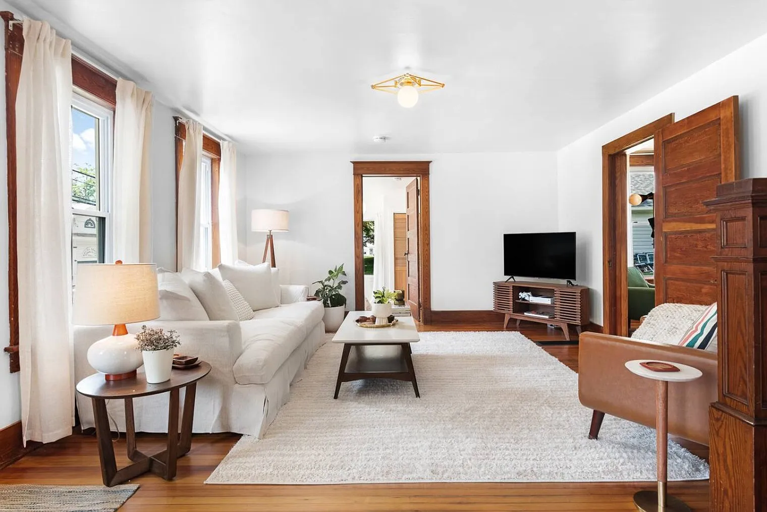 3 bed, 2.0 bath, $3,944 — Photo 4