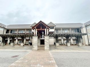 4 Cove Ct #101, Collingwood, ON L9Y 0Y6