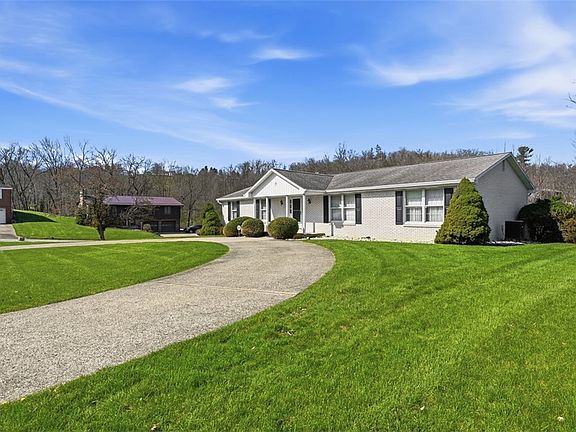 3rd image of 15 Holly Ridge Rd N
