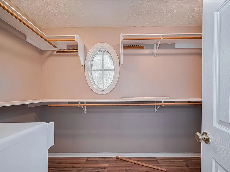 4015 Black Locust Dr — Photo 32