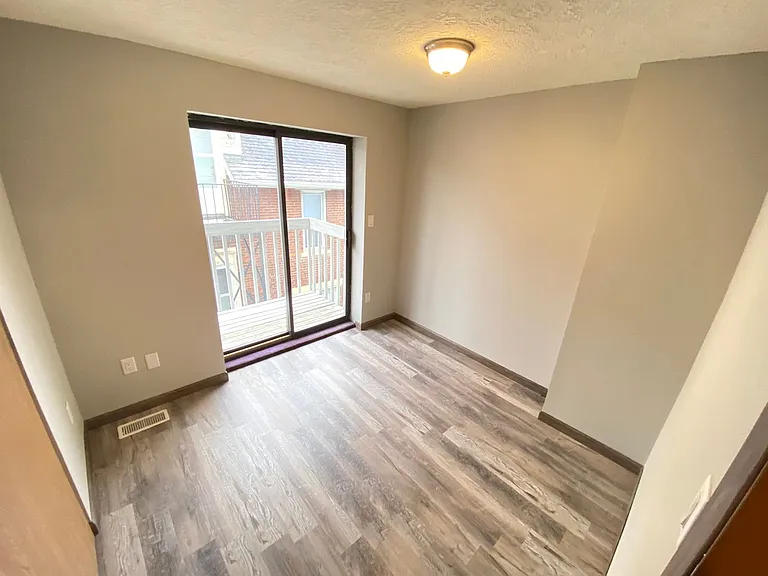 1669 Summit St #1675 — Photo 10
