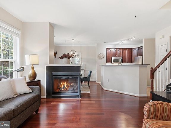 5th image of 6803 Hampton Bay Ln