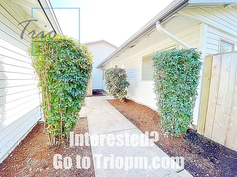 2 bed, 1.0 bath, $1,745 — Photo 2
