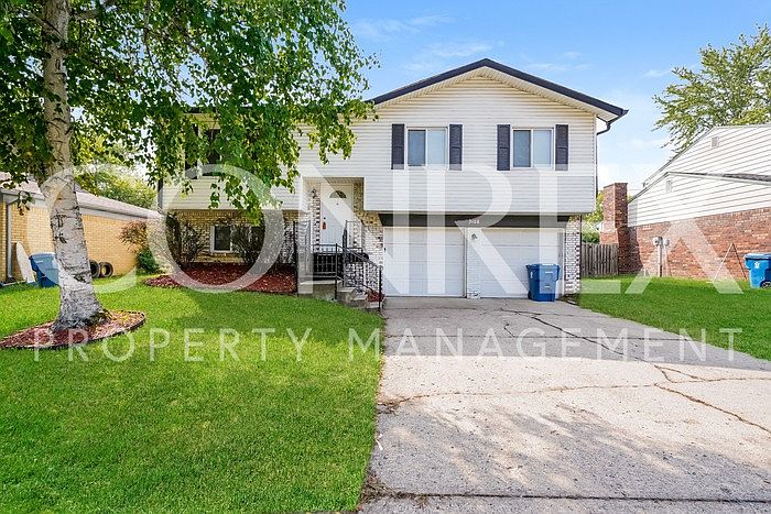1st image of 3108 N Acoma Dr