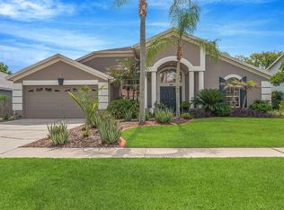 1804 River Crossing Dr, Valrico, FL 33596