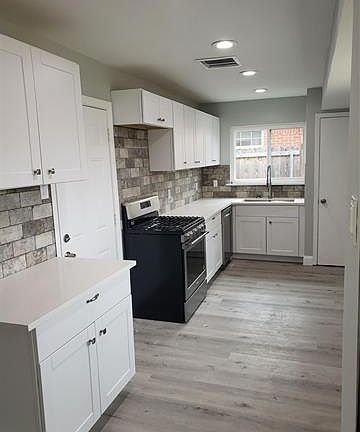 3rd image of 1520 Sherrye Dr