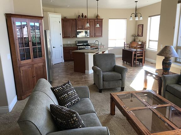 Kitchen/dining area, as seen from living room