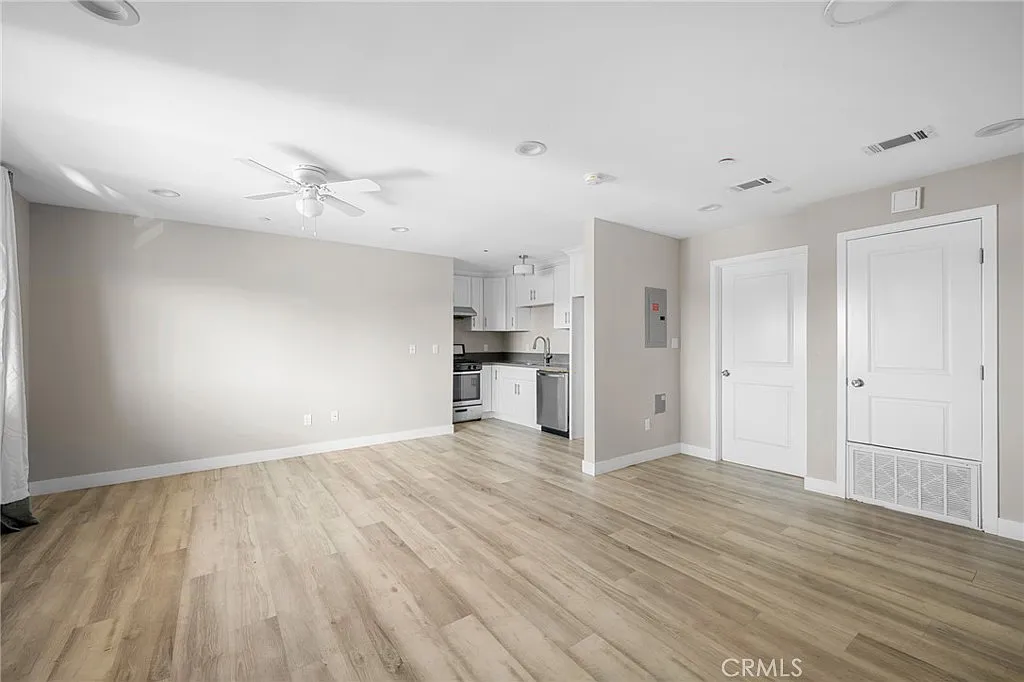 Building Photo - 11731 Runnymede St #3