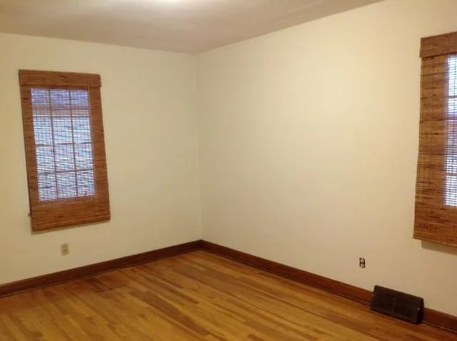 4551 Grayton Rd — Photo 7