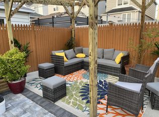 7810 64th Ln, Glendale, NY 11385