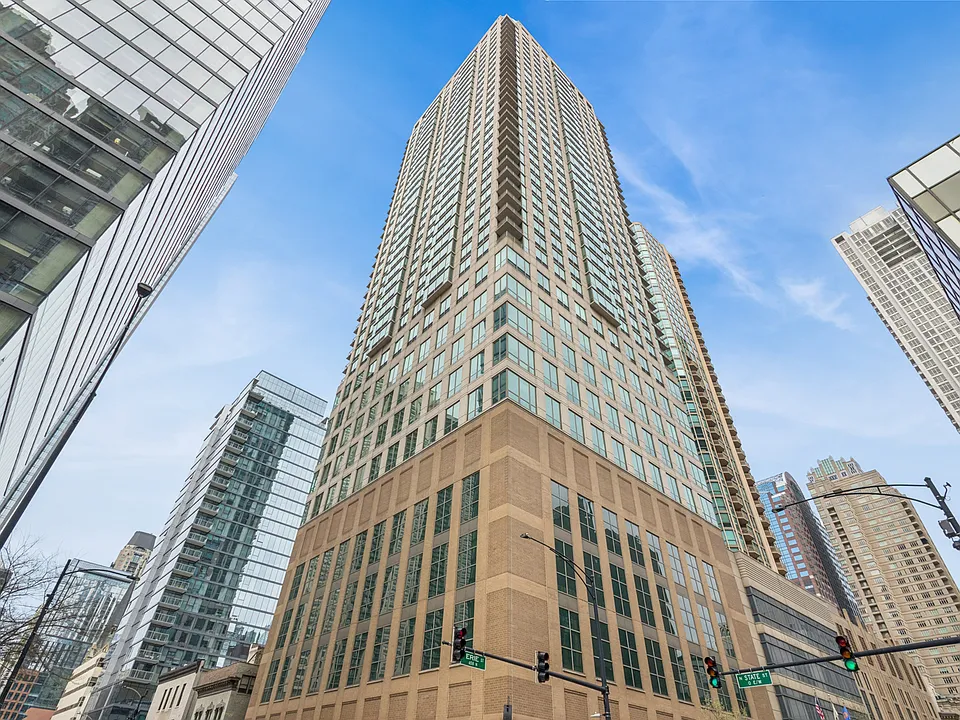 2 E Erie St #3614