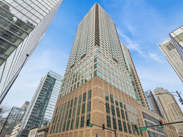 2 E Erie St APT 3614, Chicago, IL 60611