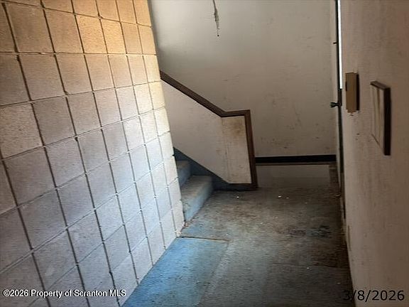 5th image of 980 Fox Rd