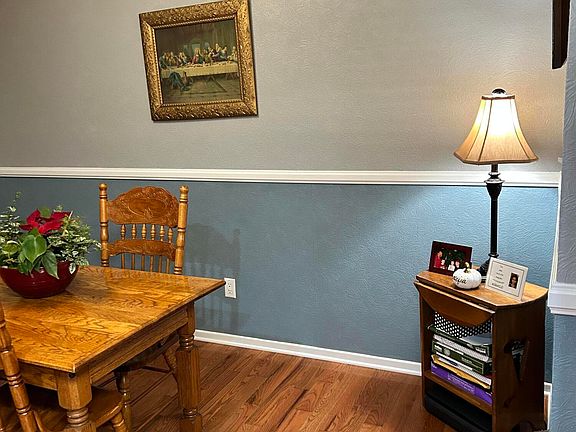 5th image of 1082 Tamworth Ln