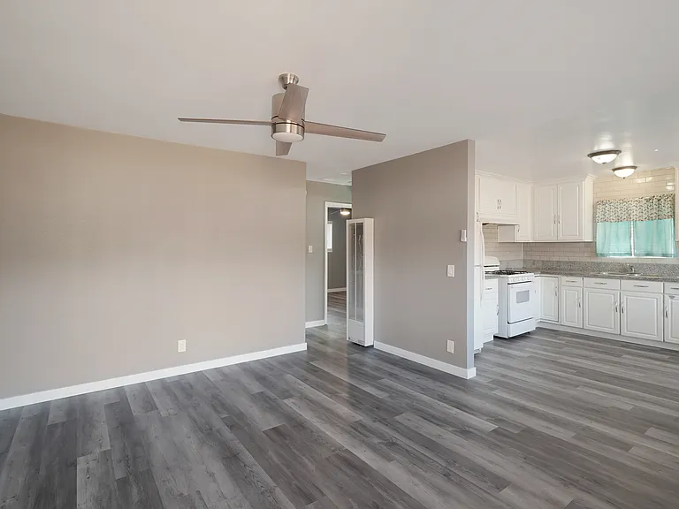 816 E Pleasant St #B — Photo 3