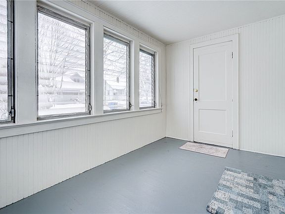 4th image of 155 Wakefield St