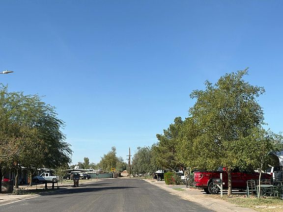 5th image of 596 W Harding Ave