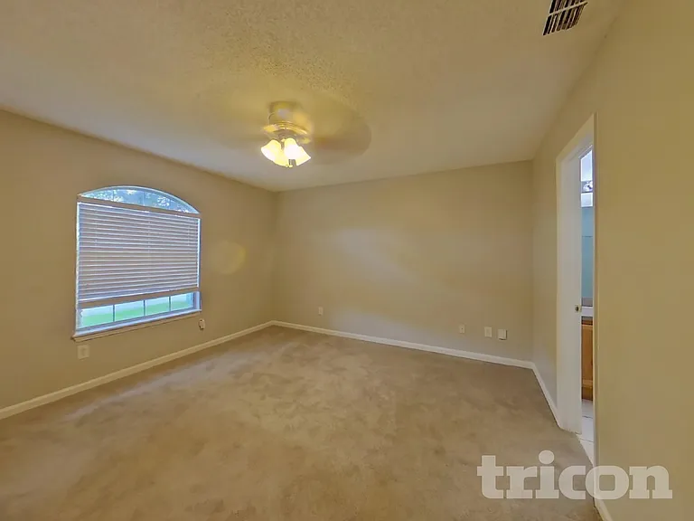 3099 Wavering Ln — Photo 5