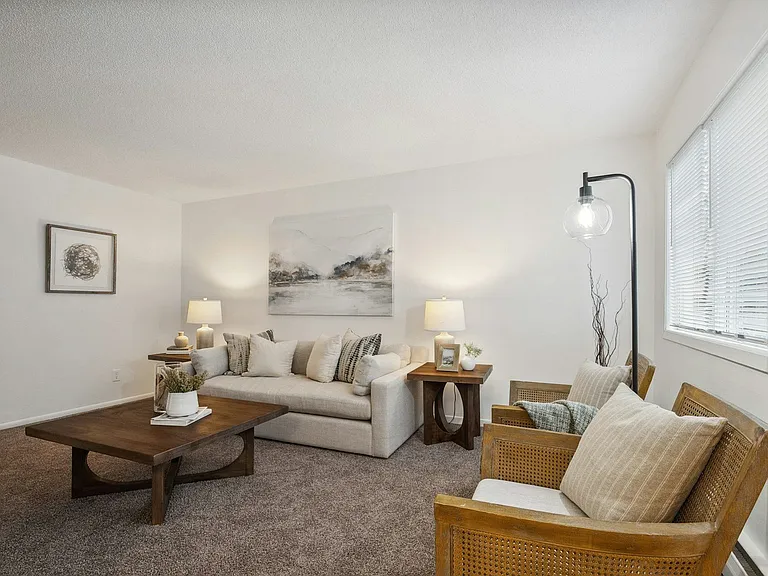 Wayzata Lake Apartments — Photo 10