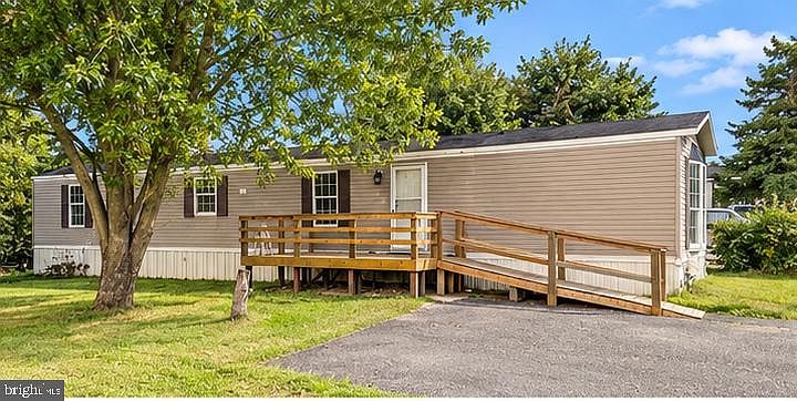 1st image of 121 Santilli Rd