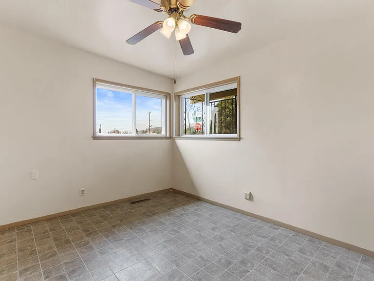 5201 Cornell Ave — Photo 40