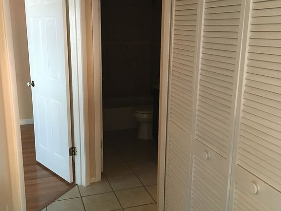 5th image of 2416 King Oak Ct