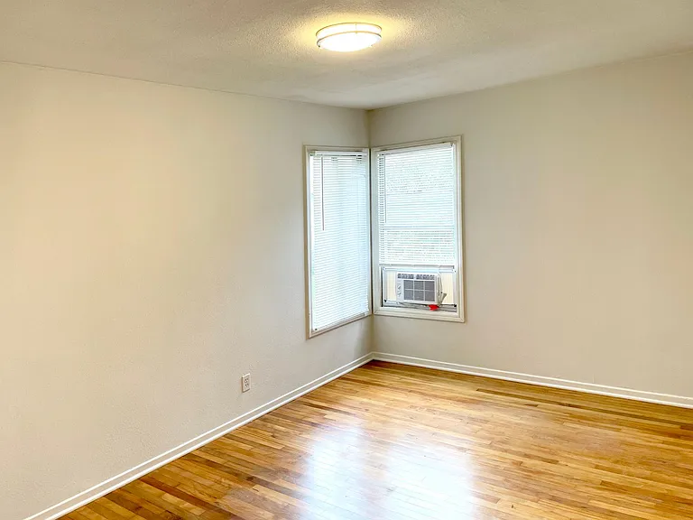 1736 Scott Rd — Photo 5