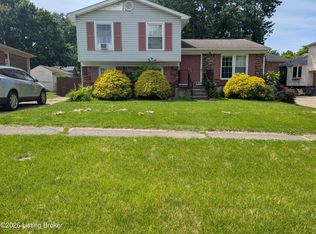 8308 Daverman Dr, Louisville, KY 40228