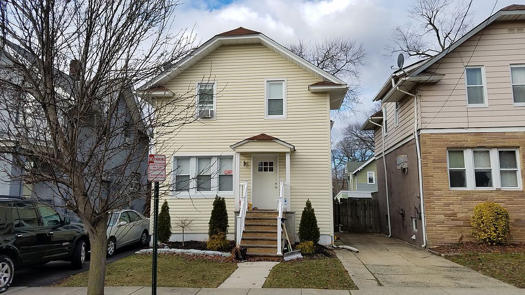 555 E Maple Ave - Property Image