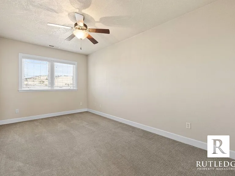 172 Willow Springs Dr — Photo 14