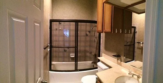 2 bed, 894 sqft, $3,200 — Photo 2