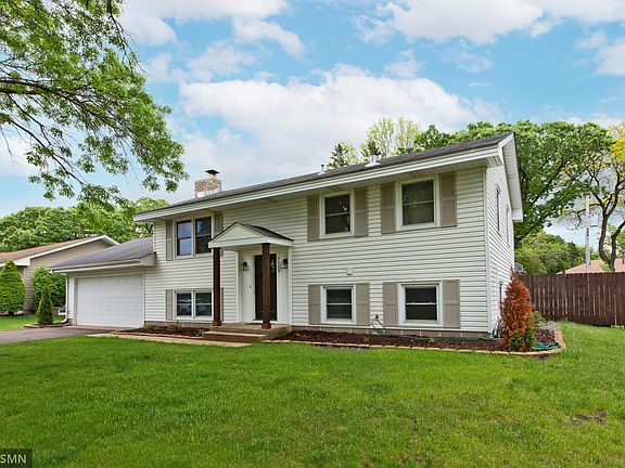 3rd image of 7509 Lyric Ln NE