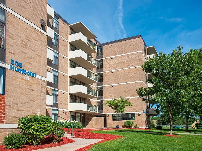 Park Plaza Apartments Minneapolis