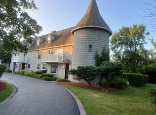 14935 W Old School Rd, Mettawa, IL 60048