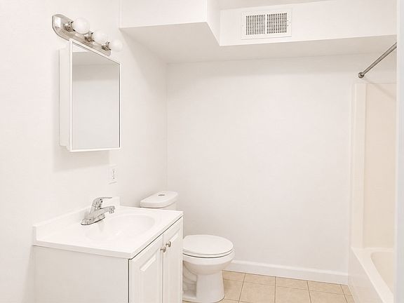 2nd image of 526 3rd St APT 3
